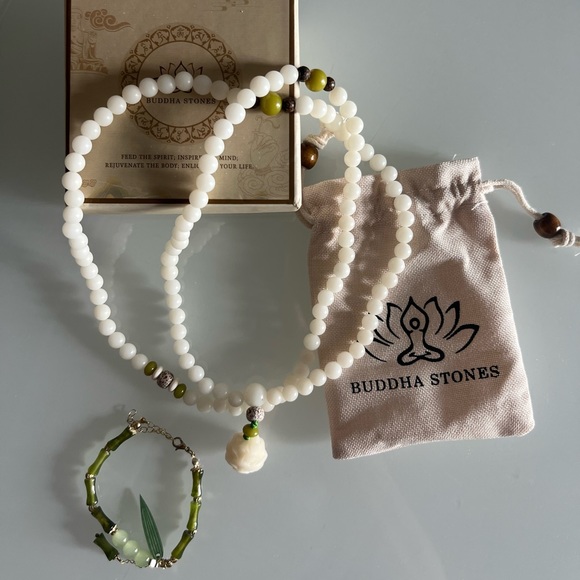 Mala Beads and Bracelet | White & Green Jade Set with Box - Picture 1 of 6